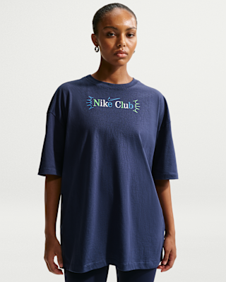 Nike Sportswear Classic Women's Oversized T-Shirt. Nike.com